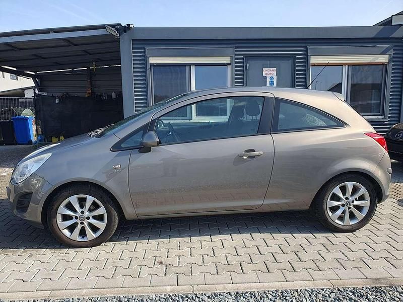 Gebraucht Opel Corsa Active 87 PS (63 kW) 2013 Muskatgrau/muskat braun(m2) Kleinwagen