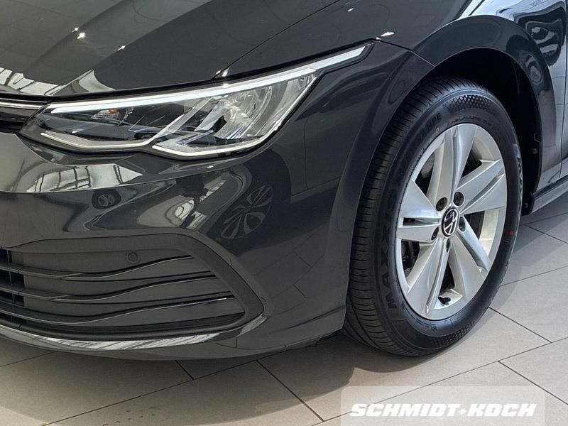 Gebraucht VW Golf VIII Life 116 PS (85 kW) 2022 Uranograu (grau) Kombi