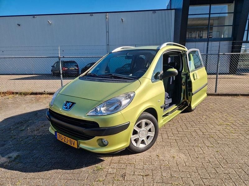 Gelb Gebraucht 2008 Peugeot 1007 Premium Kleinwagen | 2.750 € (Guter Preis) - Bild 1/4