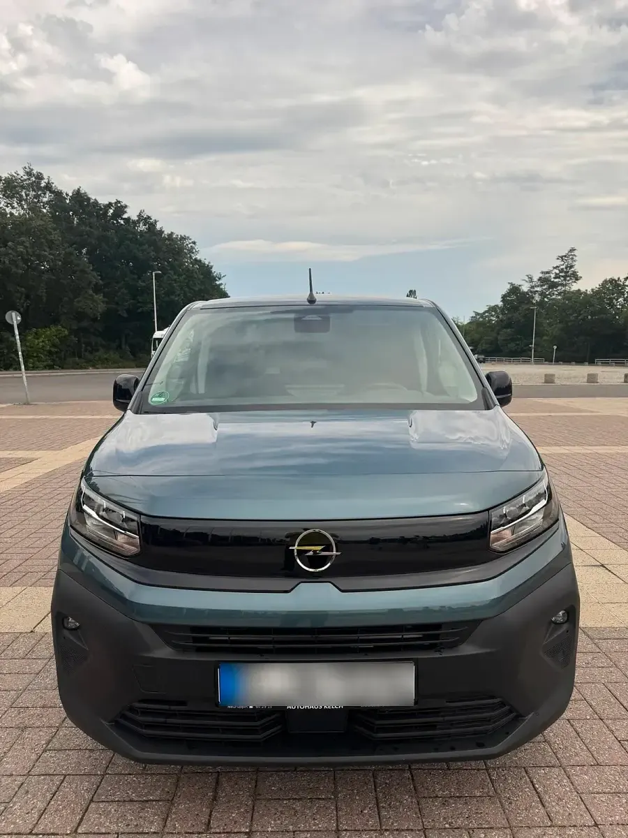 Gebraucht Opel Combo 110 PS (80 kW) 2026 Blau Van / Kleinbus