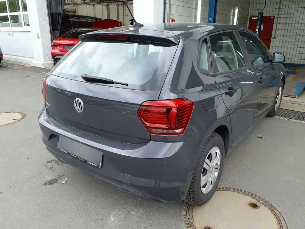 Gebraucht VW Polo Trendline 75 PS (55 kW) 2018 Grau Kleinwagen
