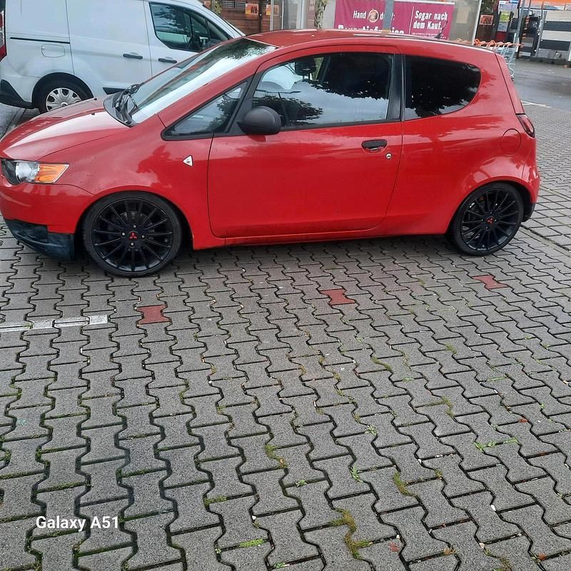 Rot Gebraucht 2009 Mitsubishi Colt Coupé | 2.100 € (Fairer Preis) - Bild 1/4