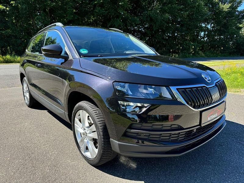 Schwarz Gebraucht 2018 Skoda Karoq Style SUV | 21.500 € (Etwas zu teuer) - Bild 1/4