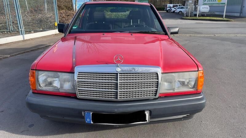 Rot Gebraucht 1991 Mercedes 190 Limousine | 3.000 € - Bild 1/4