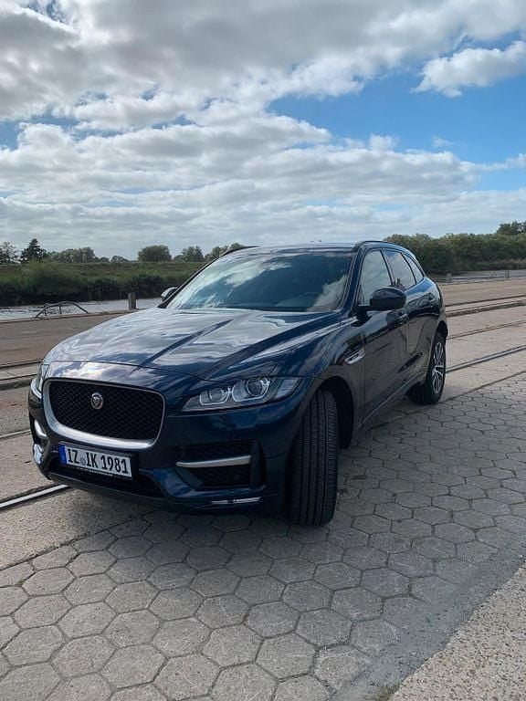Schwarz Gebraucht 2018 Jaguar F-Pace R-Sport SUV | 16.490 € (Superpreis) - Bild 1/4