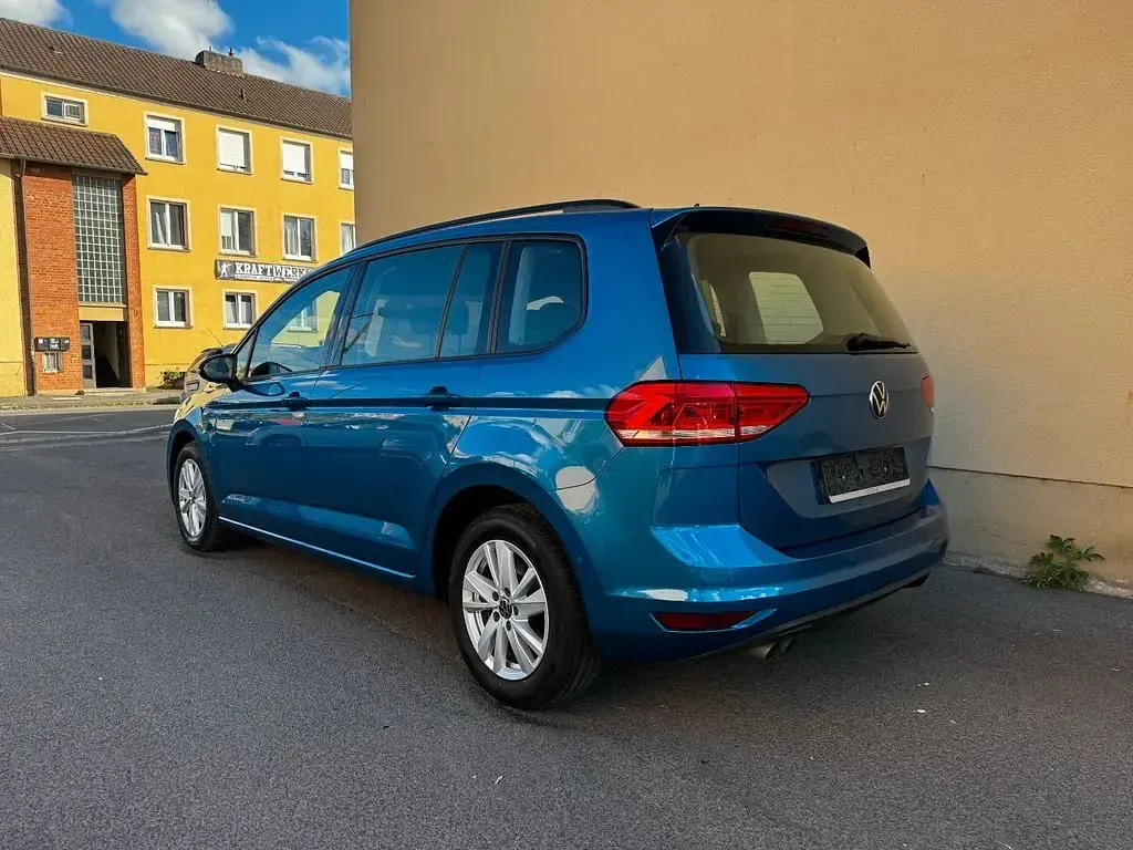 Gebraucht VW Touran IQ Drive 150 PS (110 kW) 2023 Blau Van / Kleinbus