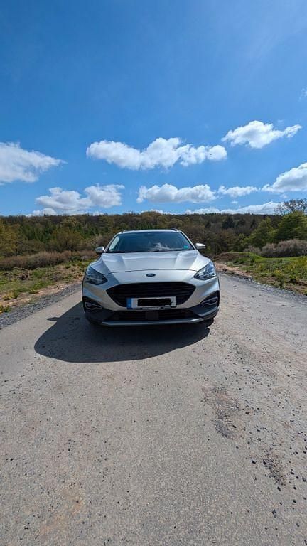 Second-hand Ford Focus Active 150 CP (110 kW) 2019 Argintiu Berlinǎ