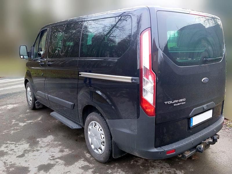 Gebraucht Ford Tourneo Trend 155 PS (114 kW) 2015 Schwarz Van / Kleinbus