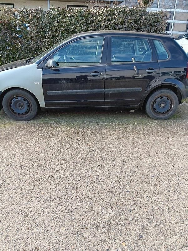 Gebraucht VW Polo 64 PS (47 kW) 2003 Schwarz Kleinwagen