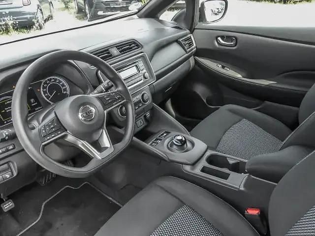 Gebraucht Nissan Leaf 110 kW (150 PS) 2021 White (s) Kleinwagen