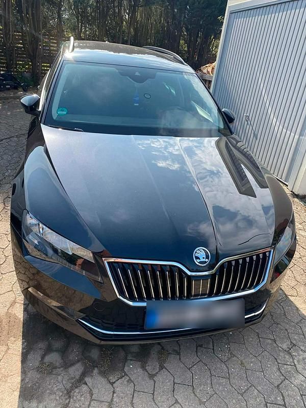 Gebraucht Skoda Superb 150 PS (110 kW) 2016 Schwarz Kombi