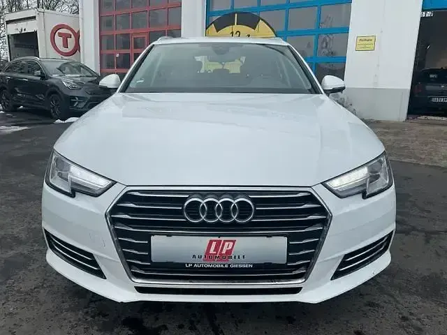 Gebraucht Audi A4 Comfort 150 PS (110 kW) 2017 Ibisweiss Kombi