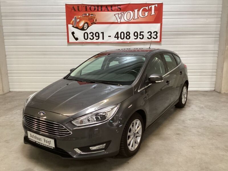Grau Gebraucht 2015 Ford Focus Titanium Limousine | 13.500 € (Teuer) - Bild 1/4