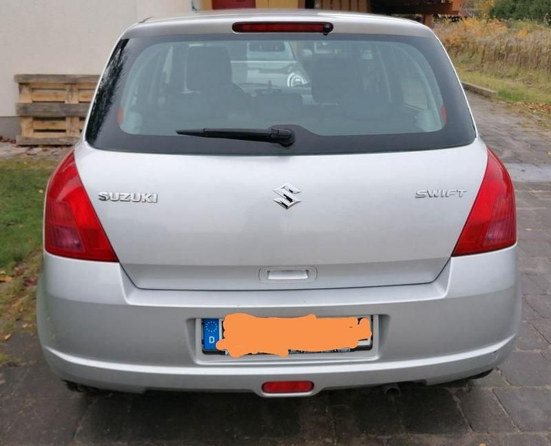 Gebraucht Suzuki Swift Club 92 PS (67 kW) 2007 Silber Kleinwagen