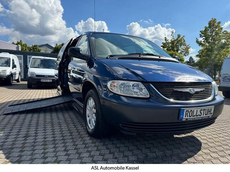 Blau Gebraucht 2003 Chrysler Voyager Van / Kleinbus | 5.999 € - Bild 1/4