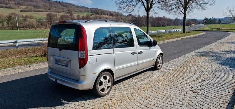 Gebraucht Mercedes Vaneo 102 PS (75 kW) 2003 Silber Van / Kleinbus