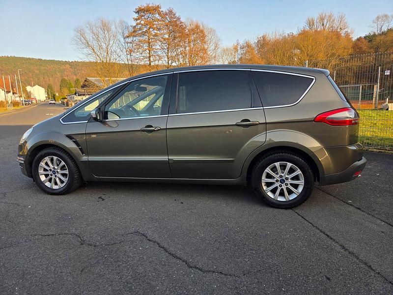 Gebraucht Ford S-MAX S 163 PS (119 kW) 2010 Grün Van / Kleinbus