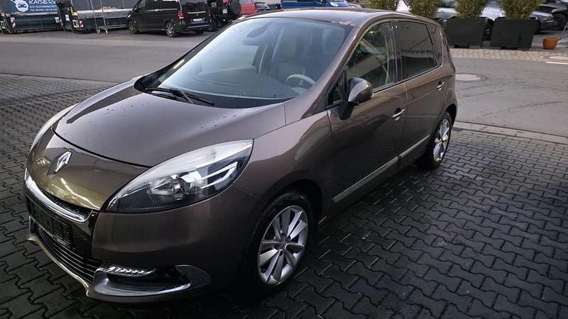 Braun Gebraucht 2012 Renault Scénic III Luxe Van / Kleinbus | 3.700 € (Guter Preis) - Bild 1/4