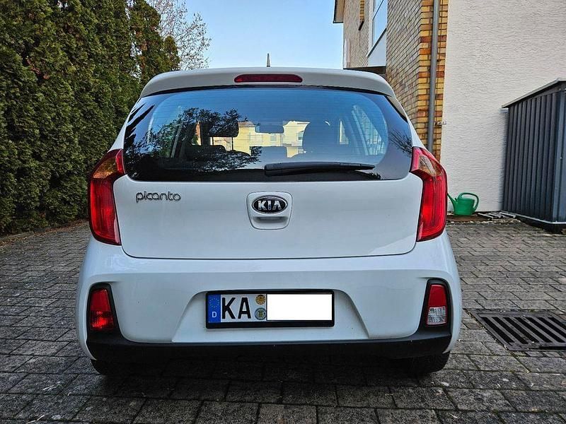 Second-hand Kia Picanto 67 CP (49 kW) 2016 Alb Hatchback