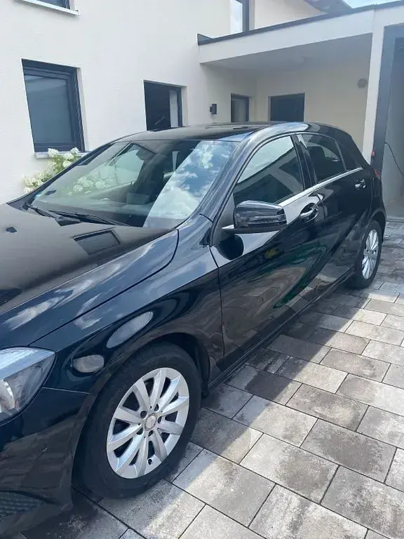 Brugt Mercedes A180 109 HK (80 kW) 2012 Sort Sedan