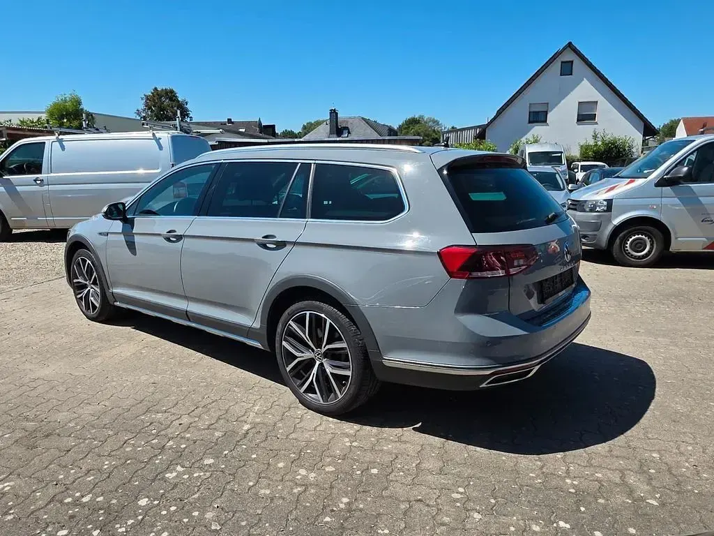 Gebraucht VW Passat Alltrack 200 PS (147 kW) 2022 Grau Kombi