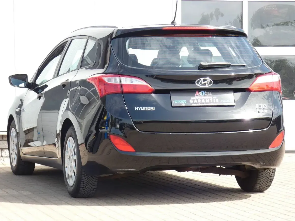 Gebraucht Hyundai i30 Trend 135 PS (99 kW) 2013 Schwarz Kombi