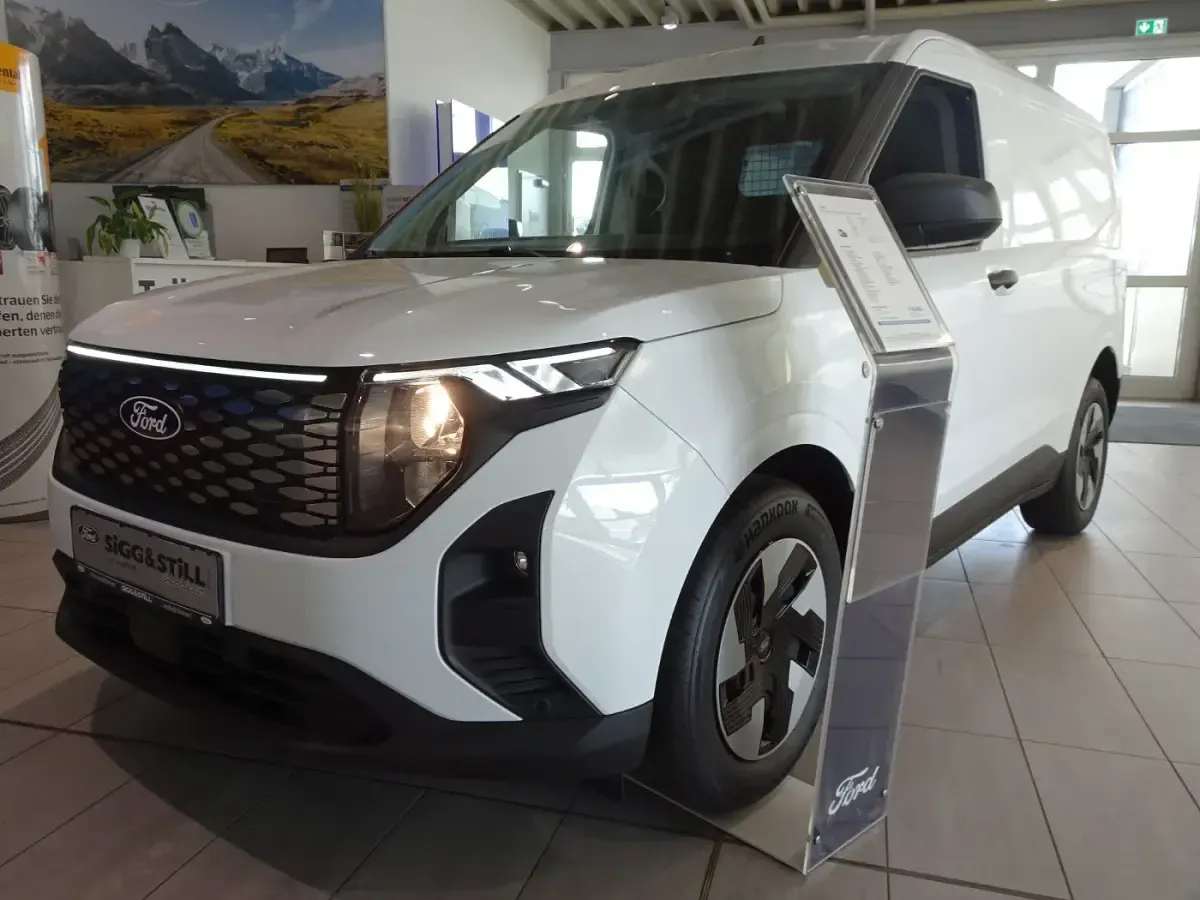 Neu Ford E-Transit Trend 100 kW (136 PS) 2026 Frost weiß Van