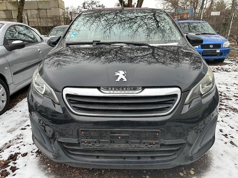 Gebraucht Peugeot 108 Active 69 PS (50 kW) 2015 Schwarz Cabrio
