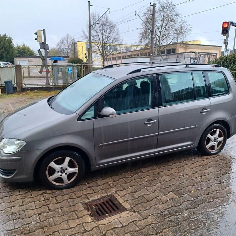 Gebraucht VW Touran 140 PS (102 kW) 2007 Gold Van / Kleinbus