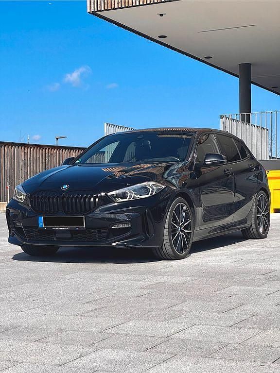 Gebraucht BMW 120 M Sport 190 PS (139 kW) 2021 Schwarz Kleinwagen