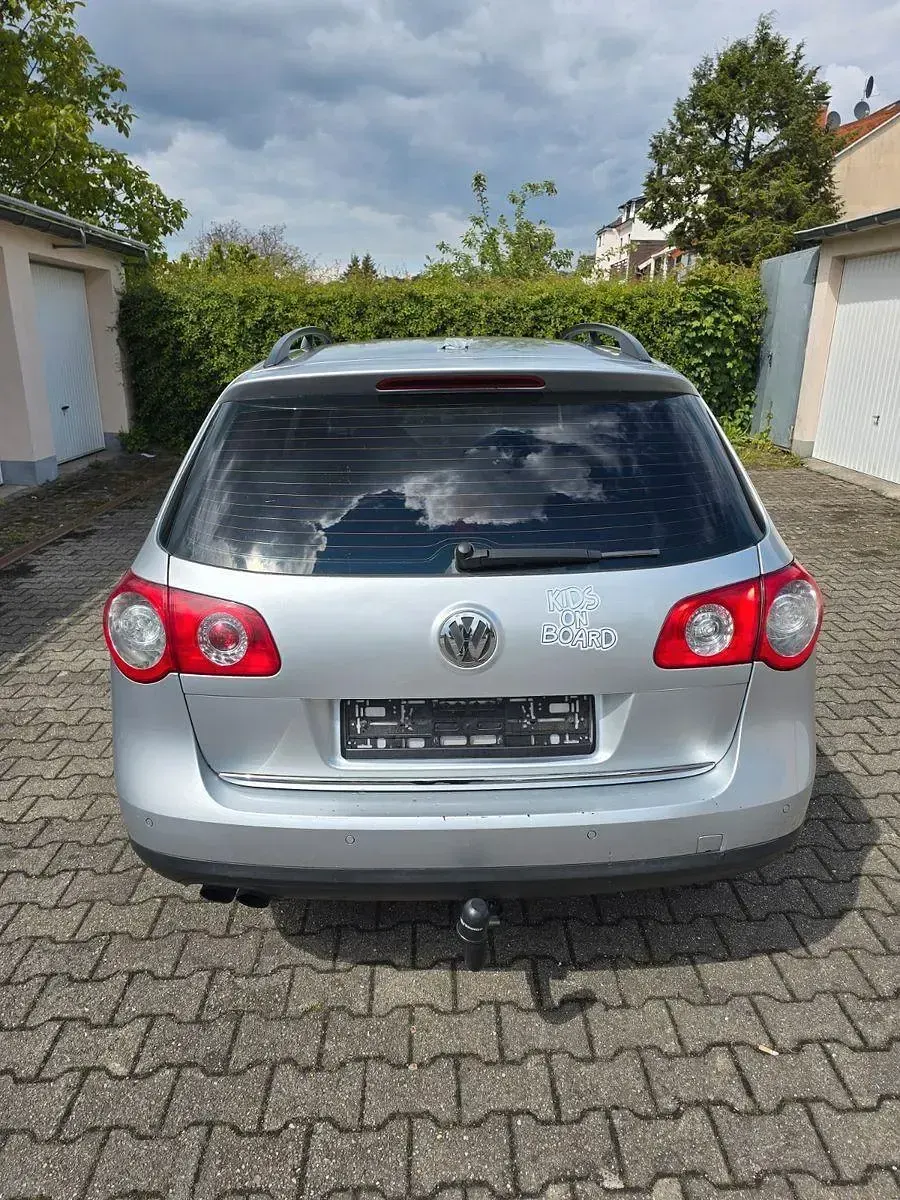 Gebraucht VW Passat 140 PS (102 kW) 2011 Silber Kombi