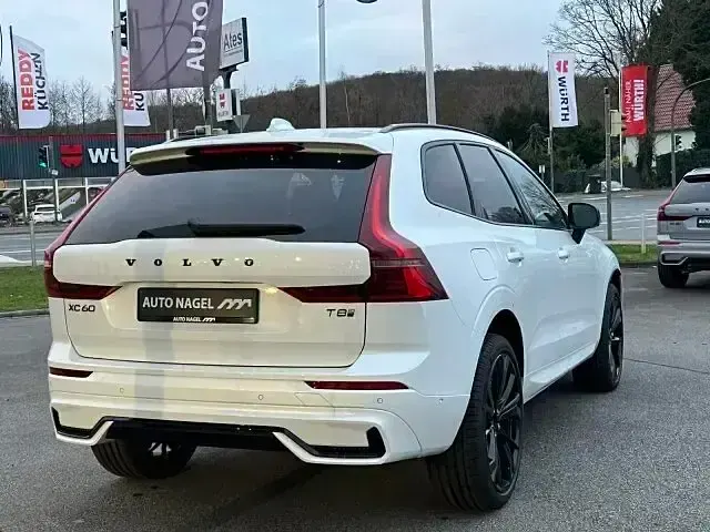 Nowe Volvo XC60 Plus 455 KM (334 kW) 2026 Biały SUV