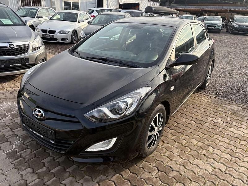 Gebraucht Hyundai i30 120 PS (88 kW) 2013 Schwarz Limousine