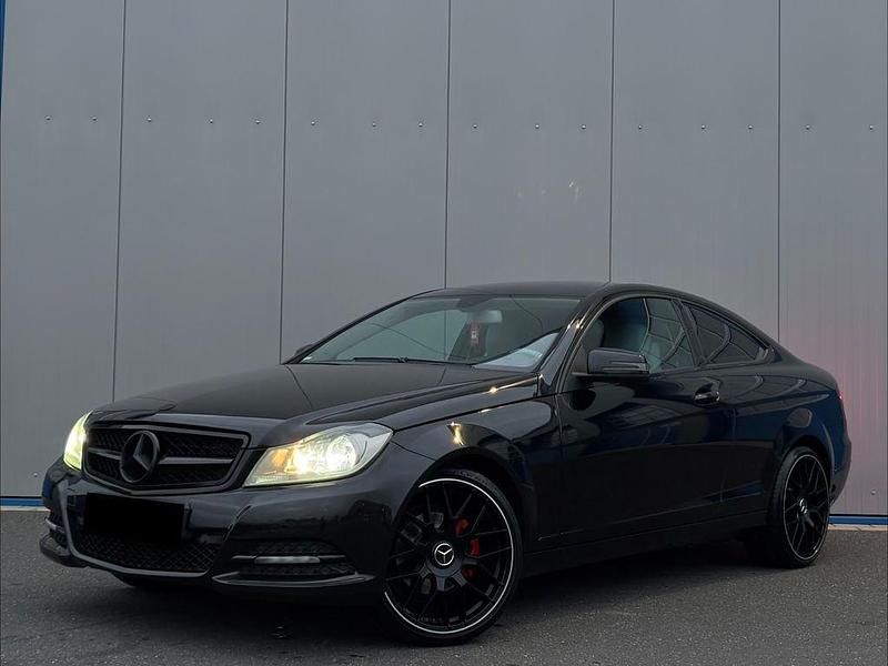 Schwarz Gebraucht 2012 Mercedes C180 AMG Coupé | 9.999 € (Guter Preis) - Bild 1/4