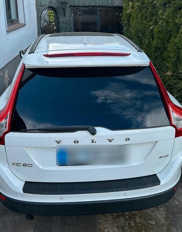 Gebraucht Volvo XC60 205 PS (150 kW) 2010 Weiß SUV