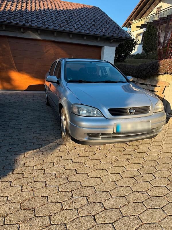 Gebraucht Opel Astra 100 PS (73 kW) 1999 Silber Limousine