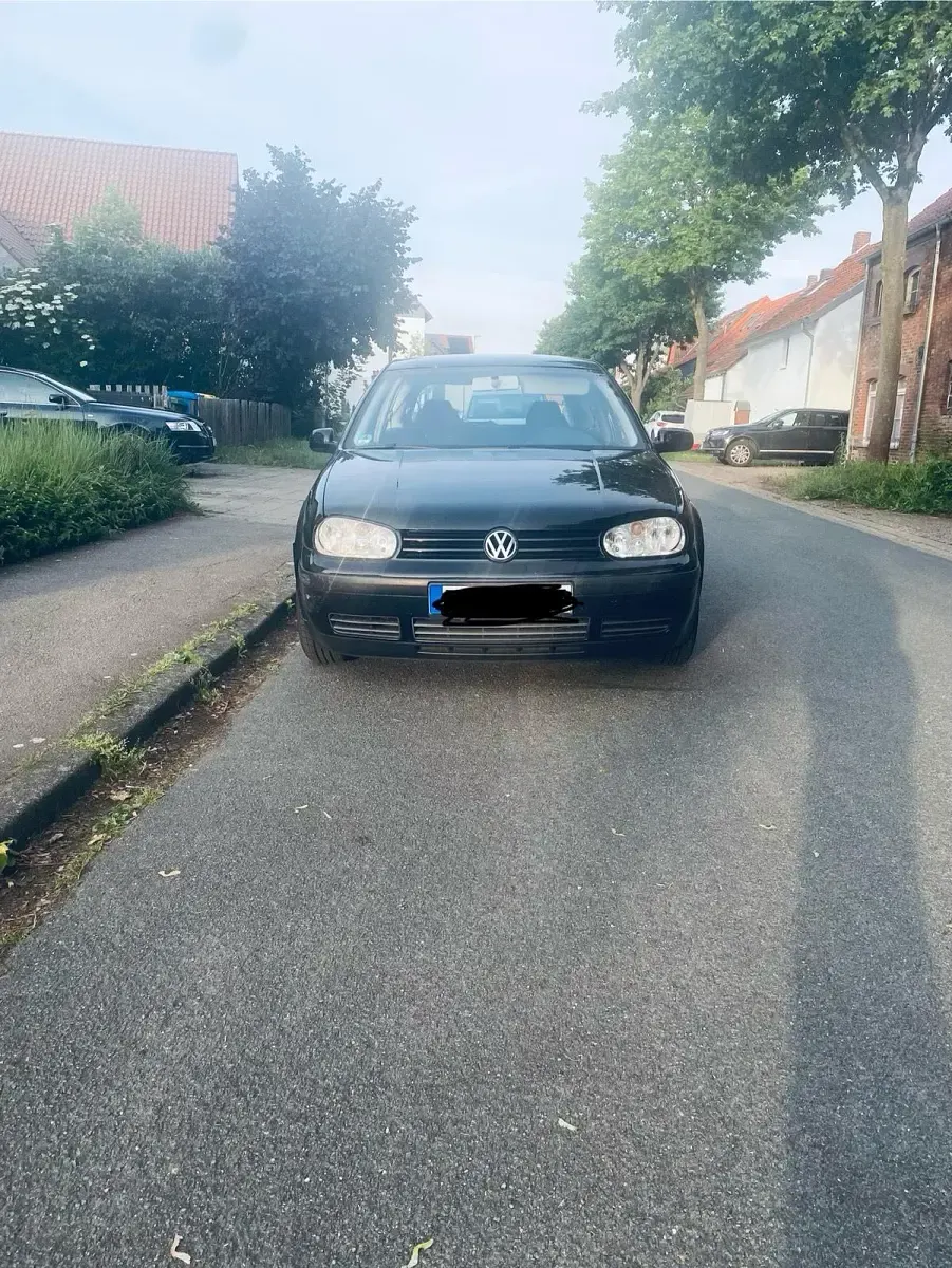 Gebraucht VW Golf IV 75 PS (55 kW) 2002 Schwarz Kleinwagen