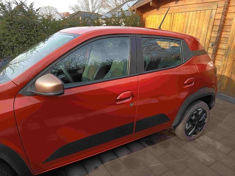 Gebraucht Dacia Spring Extreme 47 kW (65 PS) 2024 Rot Kleinwagen