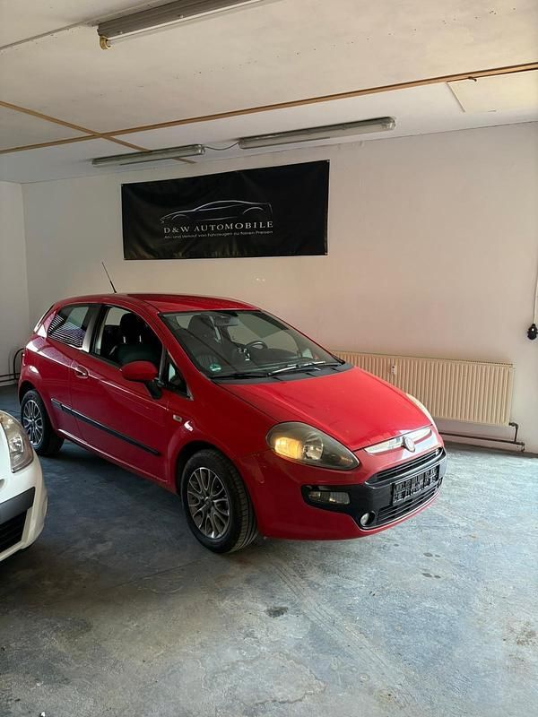 Gebraucht Fiat Punto 77 PS (56 kW) 2011 Rot Kleinwagen