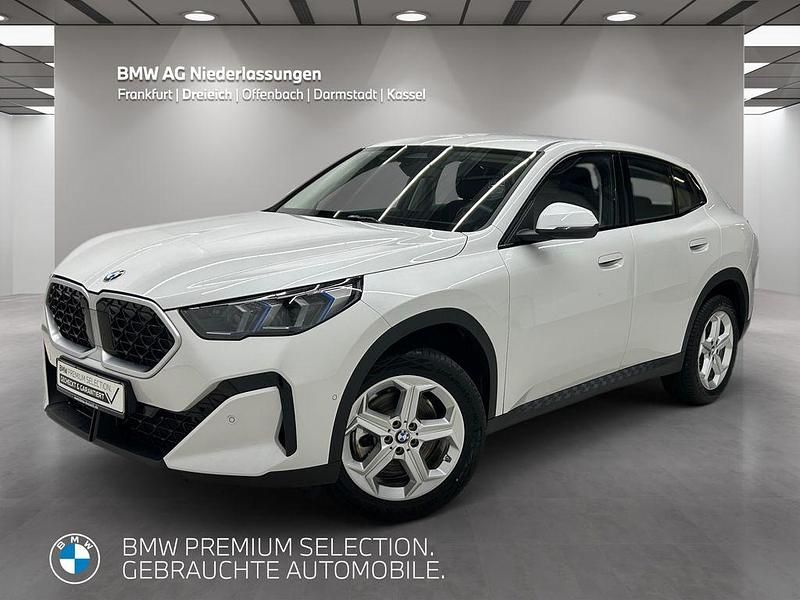 Weiß Gebraucht 2024 BMW X2 Shadowline SUV | 40.980 € - Bild 1/3
