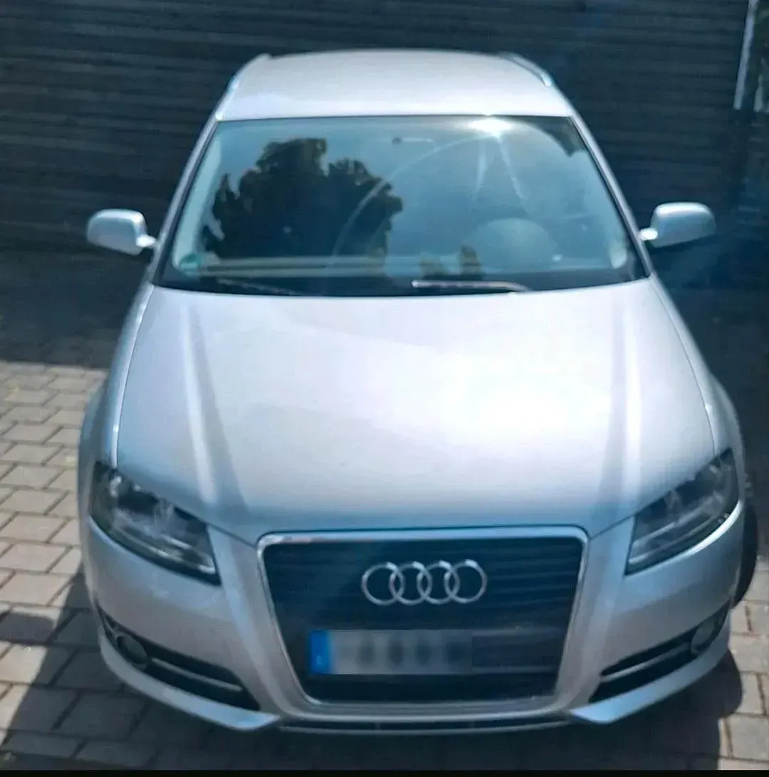 Używany Audi A3 Attraction 125 KM (91 kW) 2010 Srebrny Hatchback