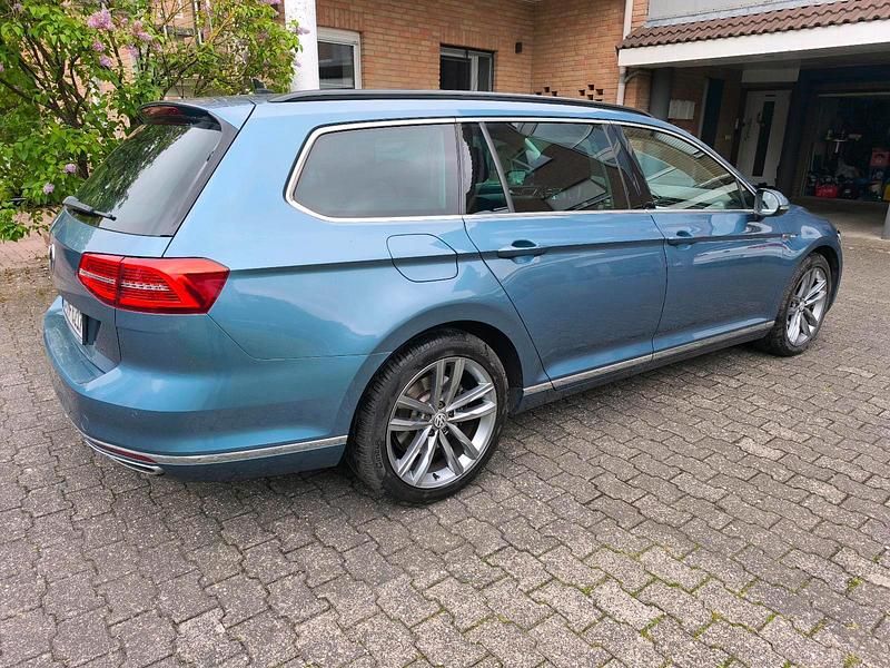 Gebraucht VW Passat 239 PS (175 kW) 2014 Blau Kombi