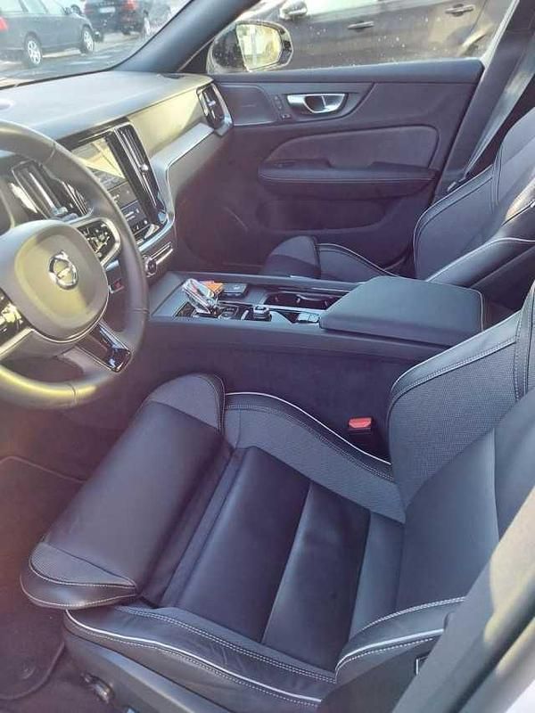 Gebraucht Volvo V60 145 PS (106 kW) 2024 Kombi