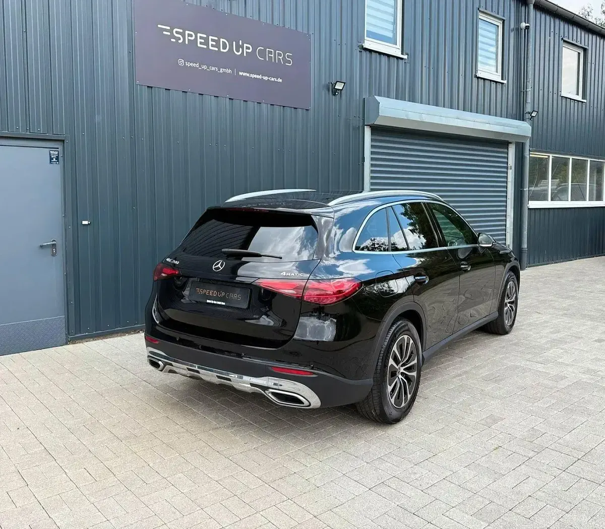Gebraucht Mercedes GLC200 Advanced 227 PS (166 kW) 2023 Schwarz SUV