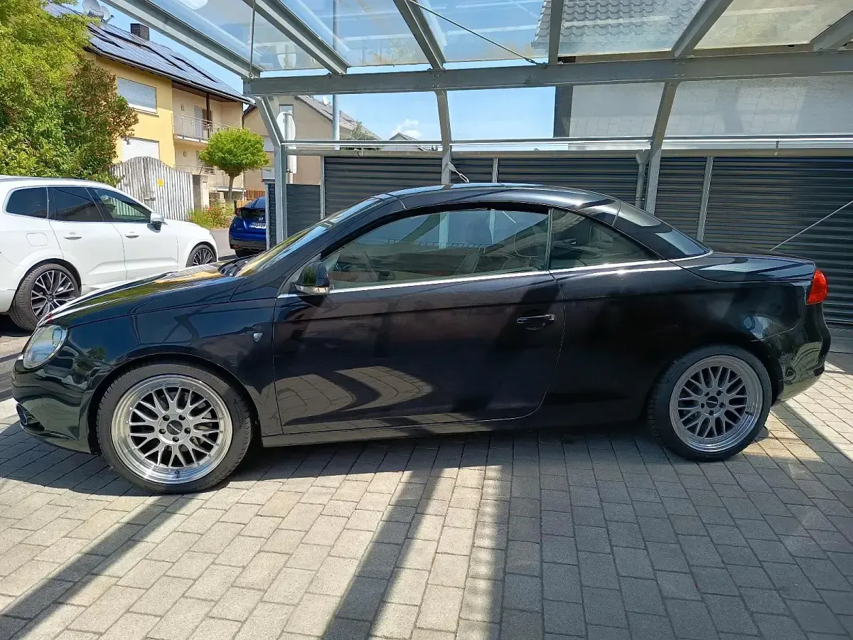 Gebraucht VW Eos Individual 150 PS (110 kW) 2008 Schwarz Cabrio