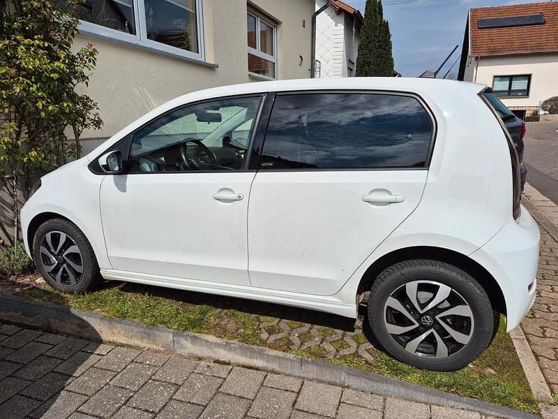 Gebraucht VW e-up! United 61 kW (83 PS) 2021 Weiß Kleinwagen