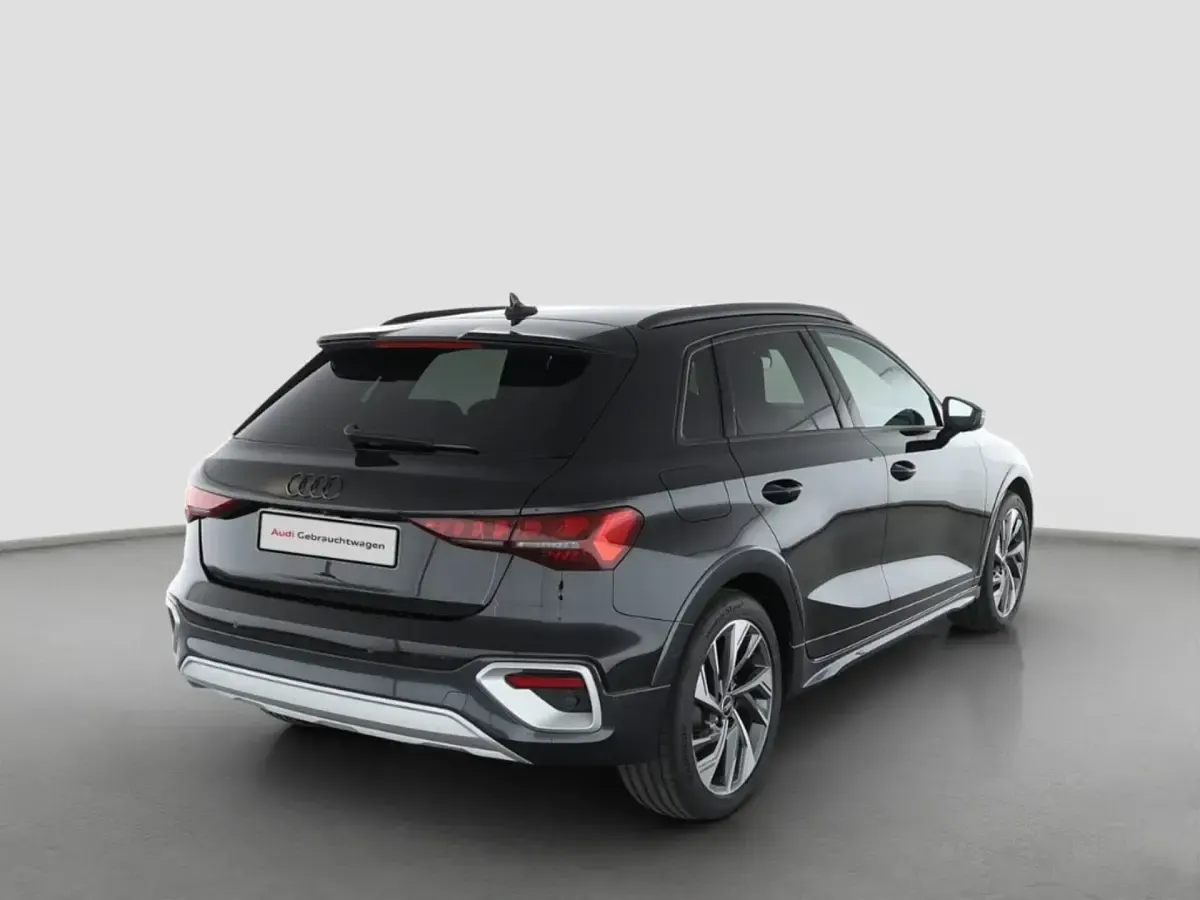 Gebraucht Audi A3 e-tron Ambiente 204 PS (150 kW) 2026 Mythosschwarz metallic Kleinwagen