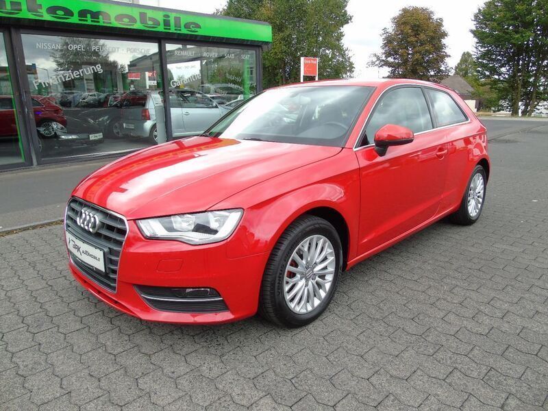 Rot Gebraucht 2012 Audi A3 Ambiente Limousine | 9.990 € (Guter Preis) - Bild 1/4