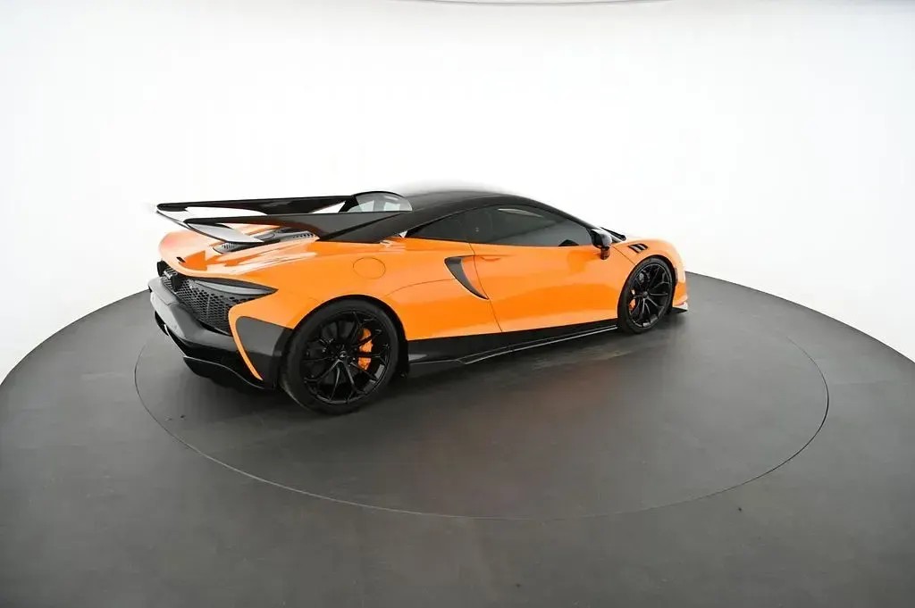 Neu McLaren Artura 700 PS (514 kW) 2026 Orange