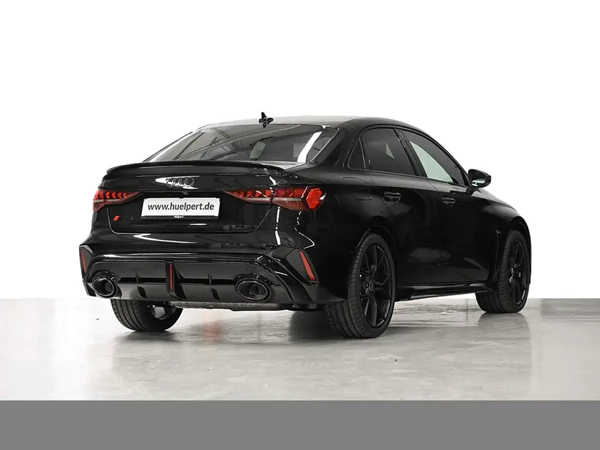 Neu Audi RS3 Sport 400 PS (294 kW) 2026 Mythosschwarz metallic Limousine